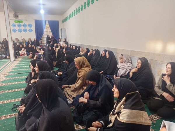 اولین جلسه انجمن اولیا در دبستان سمیه 