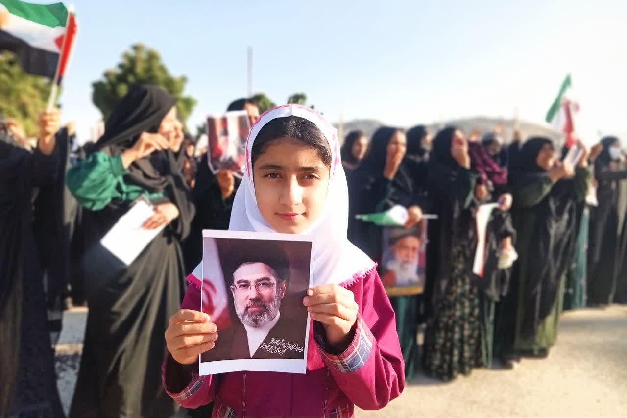 بیعت دانش‌آموزان دیشموکی  با رهبر انقلاب