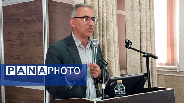 نشست توانمندسازی مدیران و مشاوران مدارس بن با محوریت پیشگیری از آسیب‌های اجتماعی