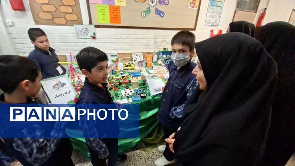 آیین نواختن زنگ پژوهش در دبستان پسرانه صدف ناحیه ۶