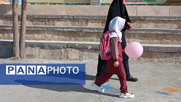 شکوفه‌های لبخند در جشن شکوفه‌ها؛ آغاز فصل دانش‌آموزی با شادی و هیجان