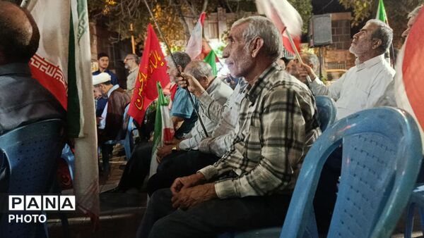 جشن میلاد پیامبر اکرم و امام جعفر صادق در میدان حافظ شهرستان نیشابور 