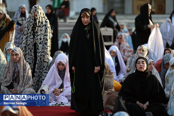 نماز عید فطر - امامزاده پنج تن لویزان