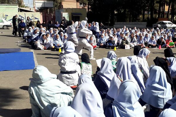 المپیاد ورزشی در مدرسه قدر بهارستان۲