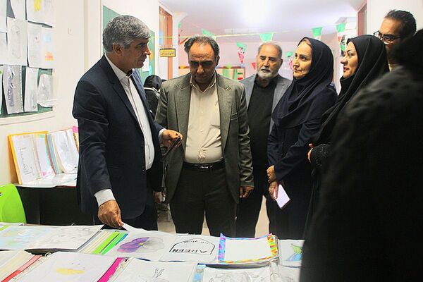  آیین افتتاح جشنواره ماها و ایران‌مون در دبیرستان خدیجه کبری پردیس 