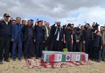 استقبال مردم منطقه میانکوه از پیکر مطهر شهید نظری
