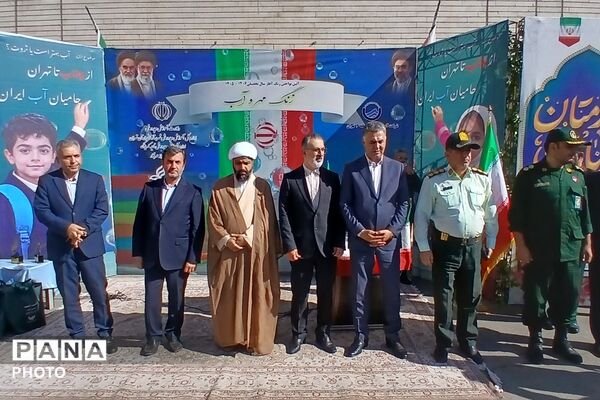 آغاز سال تحصیلی در مدرسه دخترانه مهرنگار باقر شهر با حضور مسئولان 