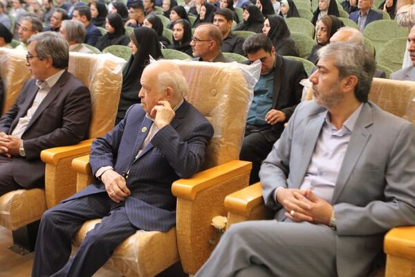 آیین کلنگ‌زنی ۱۶ مدرسه خیرساز در کاشان؛ مشارکت مردمی، حمایت دولتی