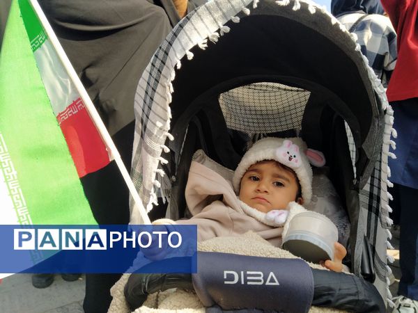  راهپیمایی  روز دانش آموز در مشهد با قلب هایی از جنس عزای حضرت فاطمه (س)