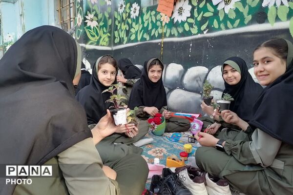  ایستگاه‌ نشاط و شادی در دبستان رضوان