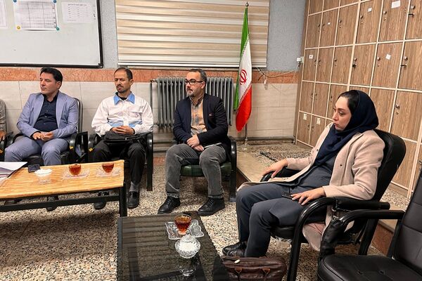 جلسه هماهنگی مانور زلزله در مدرسه شایستگان شهرستان قدس