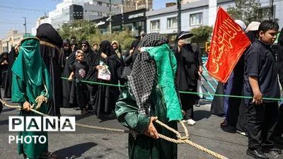 پیاده روی جاماندگان اربعین با حضور پرشور مردم و هیئت‌ها
