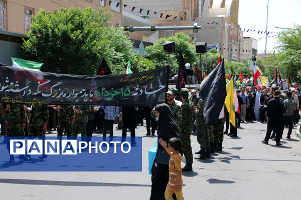 راهپیمایی یوم الله 15 خرداد از بیت امام راحل تا حرم حضرت معصومه(س)