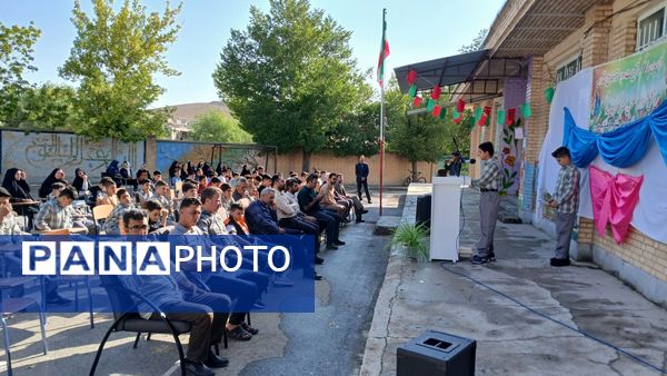 جشن جوانه ها در دبیرستان نمونه دولتی شهید حاج قاسم سلیمانی بن 
