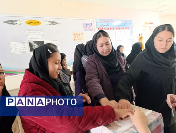 انتخابات شورای دانش‌آموزی در دبیرستان نسیبه شهرستان سملقان