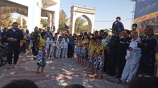 همایش پیاده روی خانوادگی در نیشابور