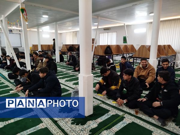 جشن ولادت باسعادت حضرت مهدی (ع) در دبیرستان نمونه آیت‌الله خامنه‌ای