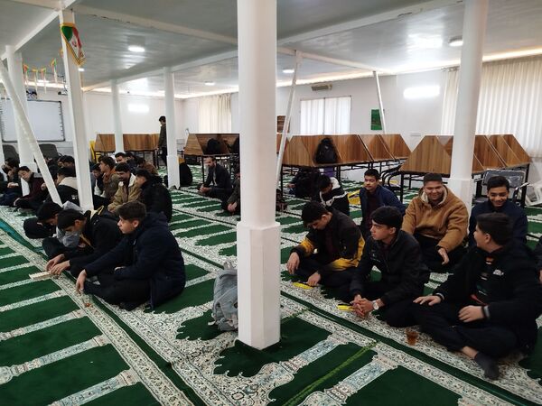 جشن ولادت باسعادت حضرت مهدی (ع) در دبیرستان نمونه آیت‌الله خامنه‌ای