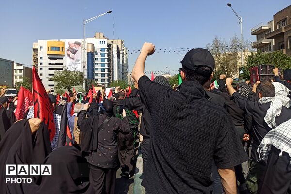 بدرقه‌ای به وسعت یک ملت؛ اشک، شکوه و تجدید عهد در آیین وداع با رهبر شهید انقلاب اسلامی