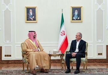 پزشکیان: ایران و عربستان می‌توانند الگویی برای همکاری‌های منطقه‌ای باشند