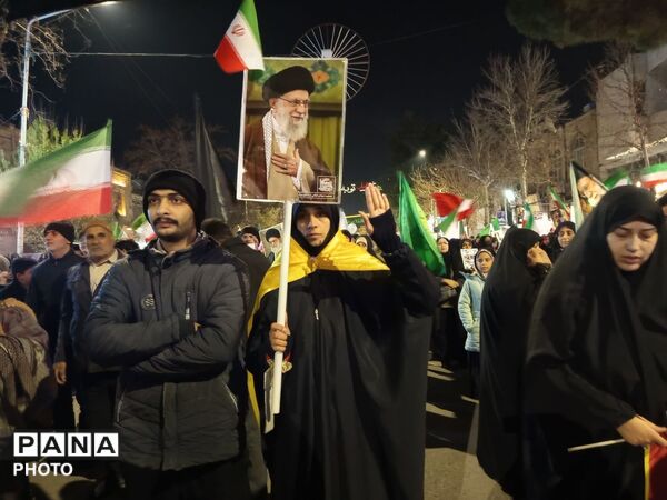 حضور گسترده و پرشور مردم انقلابی نیشابور در مراسم شهادت رهبر شهید
