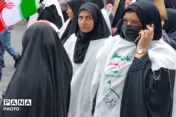 تجدید پیمان مردم ولایتمدار بهارستانی با سومین رهبر انقلاب در روز قدس