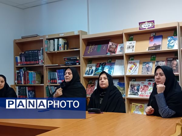 نشست کتابخوانی در کتابخانه شهید بهشتی سملقان