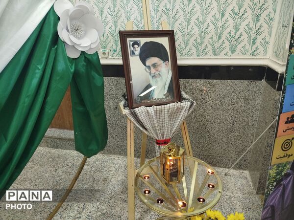 آیین «زنگ جوانه‌ها» در دبیرستان شهیده حجاب سمنان