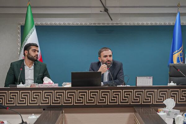 نشست رئیس انجمن اسلامی کل کشور با مسئولان انجمن‌های اسلامی استان کرمانشاه 