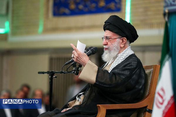 کمبودهای زیادی داریم اما کشور در حال پیشرفت است