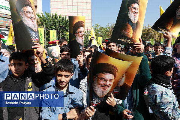 آیین ادای احترام به مقام شامخ شهیدان مقاومت و شهید سید حسن نصرالله