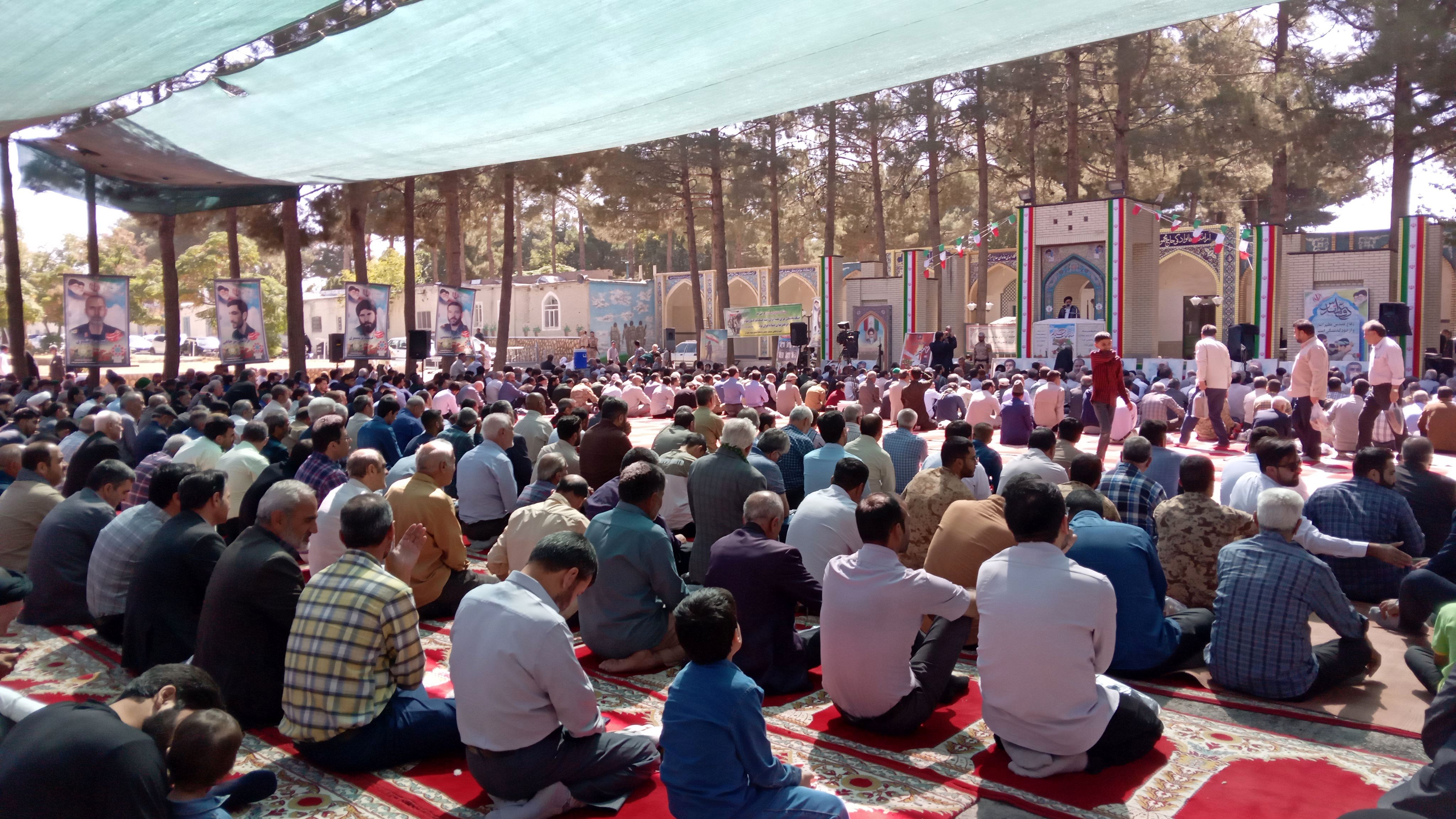 نماز جمعه در جوار شهدای بهشت فضل نیشابور 