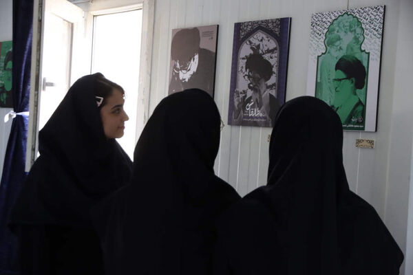 دانش آموزان اسلامشهری هنرستان شهدای واوان میزبان مراسم افتتاحیه نمایشگاه پوستر "پدر طالقانی"