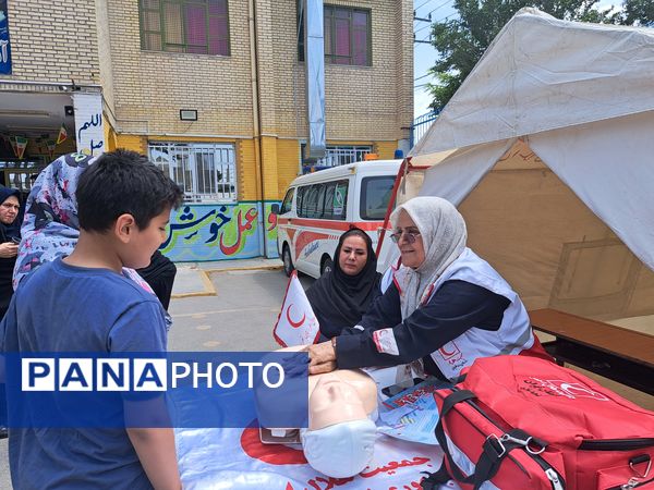 ارائه خدمات پزشکی رایگان به شهروندان در دبستان حاجیه نوری شهرستان ملارد