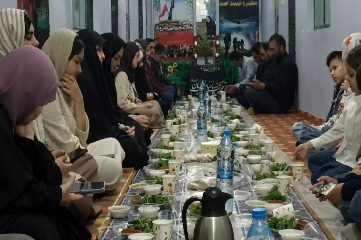 ضیافت افطاری در کانون رضوان محمودآباد