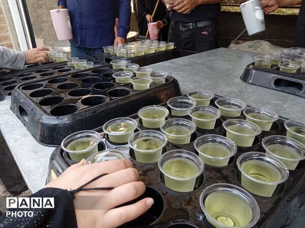 خیابان امام در روز تاسوعای حسینی حال و هوای دیگری میدهد 