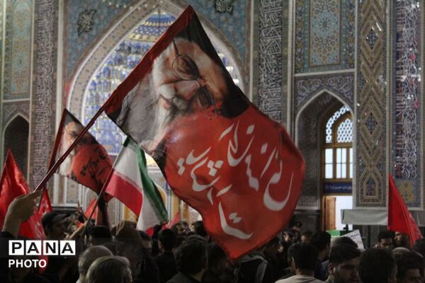 صحن‌های حرم رضوی سرخ‌پوش از پرچم‌های خون‌خواهی شد
