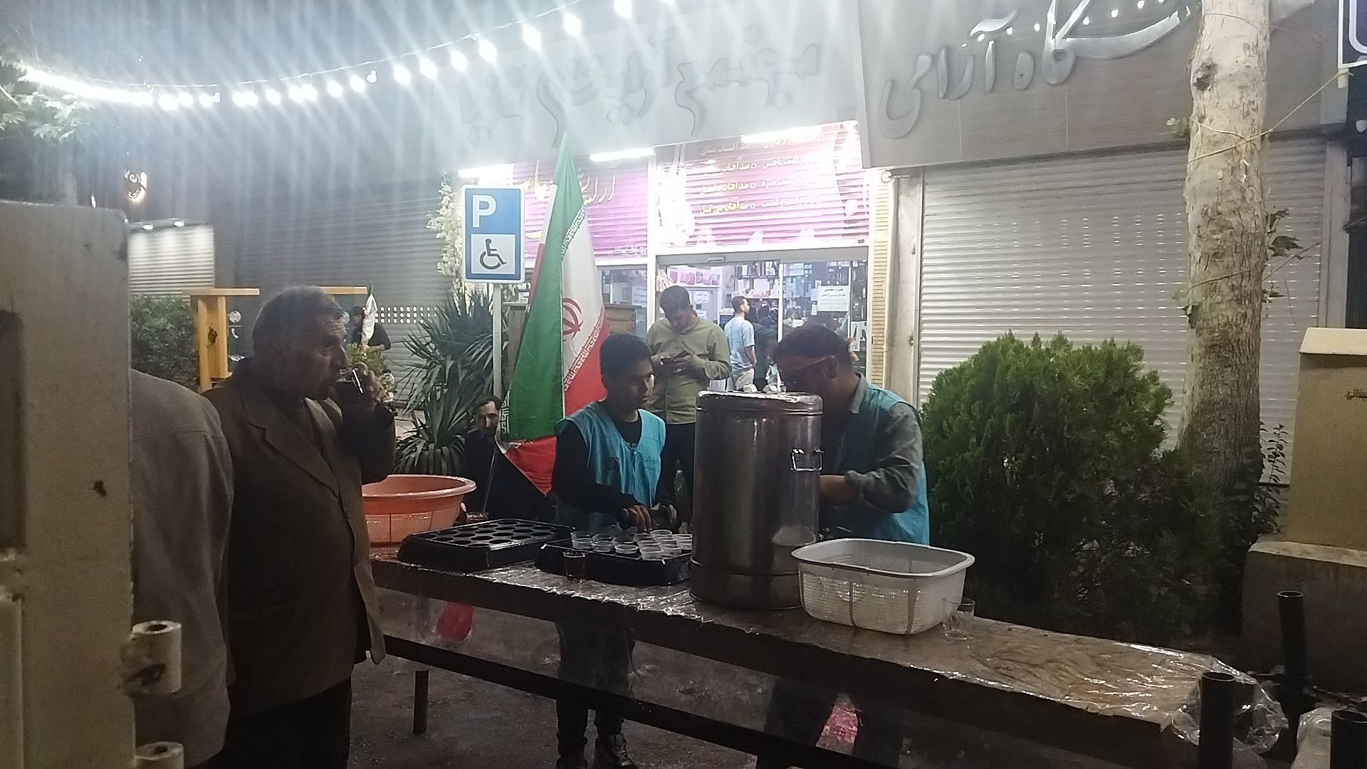 گذری بر موکب مردمی شهید صدر زاده در چهل و دومین شب از اجتماعات مردمی نیشابور 
