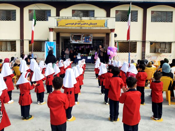 زنگ شکوفه‌ها در شهرستان عباس‌آباد به صدا درآمد