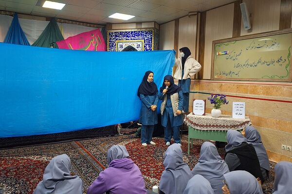 حضور دانش‌آموزان مدارس ناحیه دو شهرری در جشن ولادت حضرت فاطمه (س)