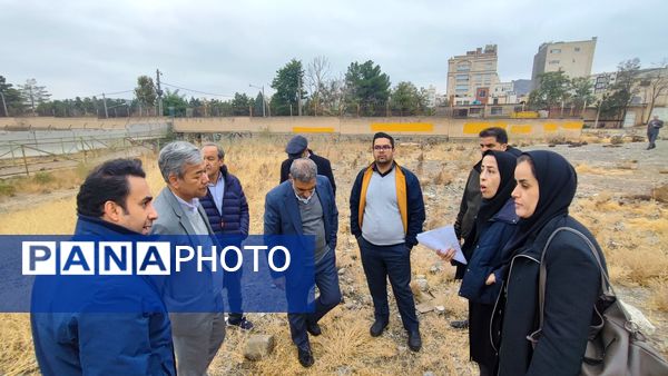بازدید مدیرکل نوسازی مدارس جهت احداث مدرسه‌ای جدید در ناحیه۶ مشهد