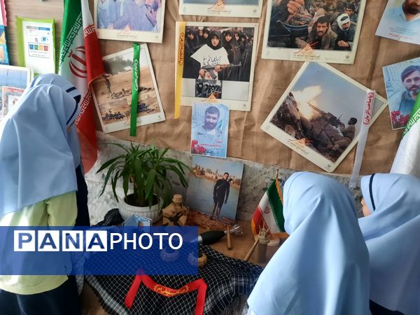 بزرگداشت یاد شهدای دفاع مقدس در دبستان دخترانه نوفل لوشاتو ناحیه سه