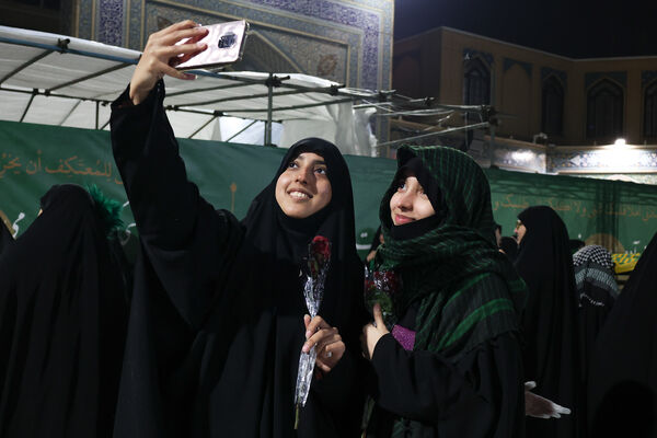 وداع معتکفین رجبیه در حرم مطهر رضوی