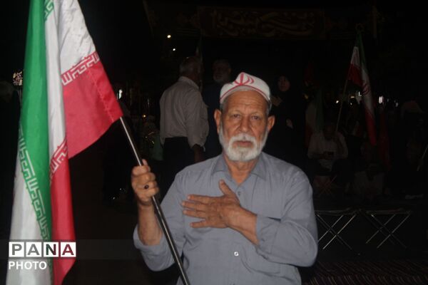 شبِ اشک و عرفان در حسینیه امام خمینی