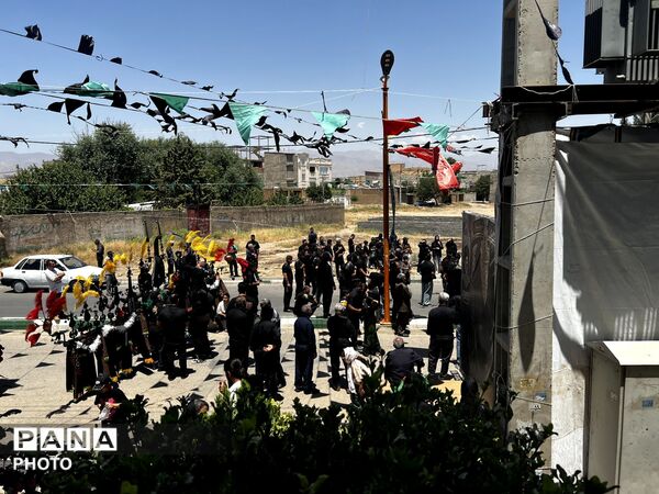 عزاداری پرشور ظهر عاشورا در شهرک ینگی امام