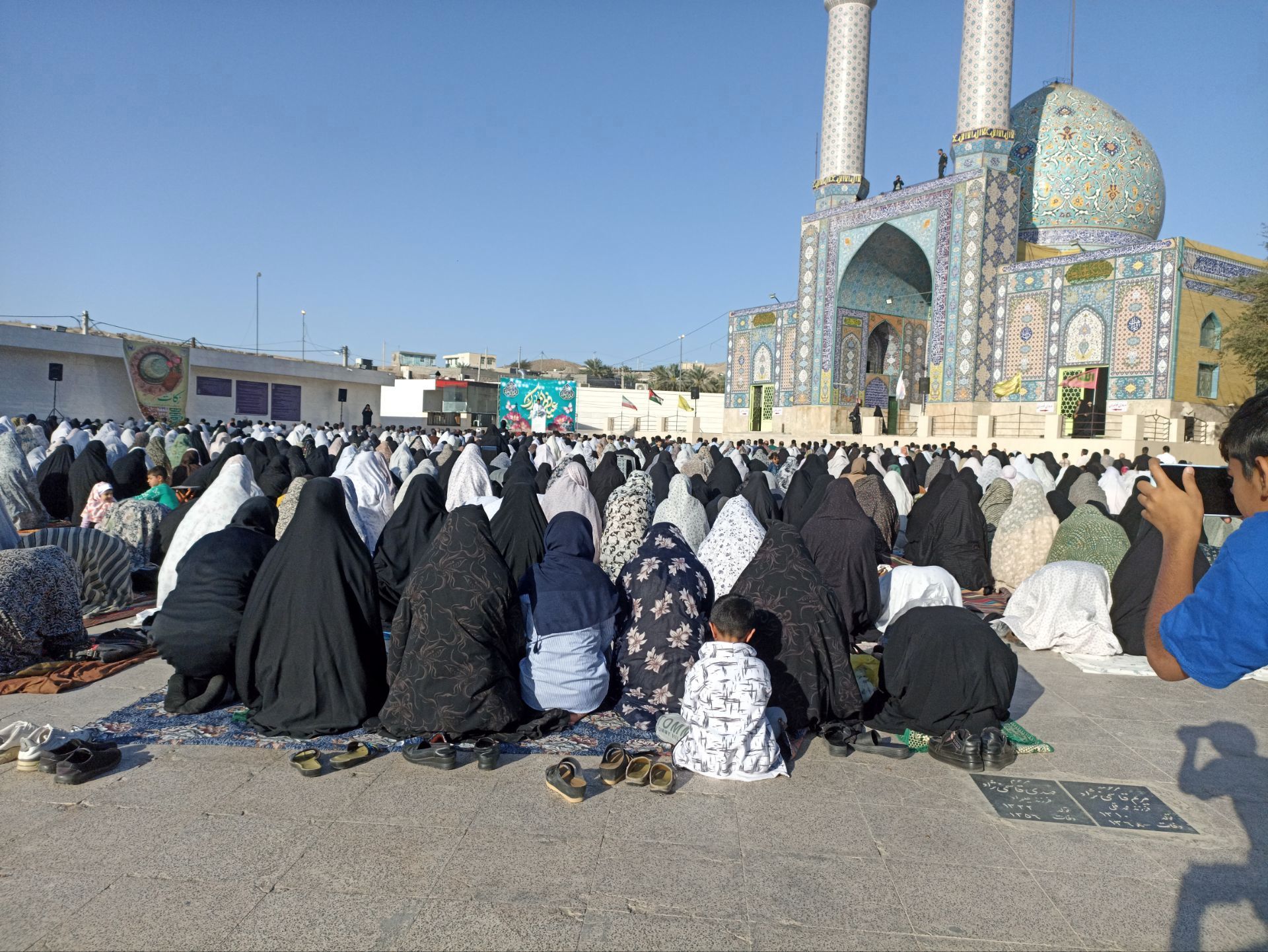 برگزاری مراسم نماز عید سعید فطر در حاجی‌‌آباد