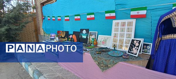 برگزاری ویژه‌ برنامه هفته فرهنگی در دبیرستان حضرت فاطمه‌زهرا(س) شهرستان فیروزکوه