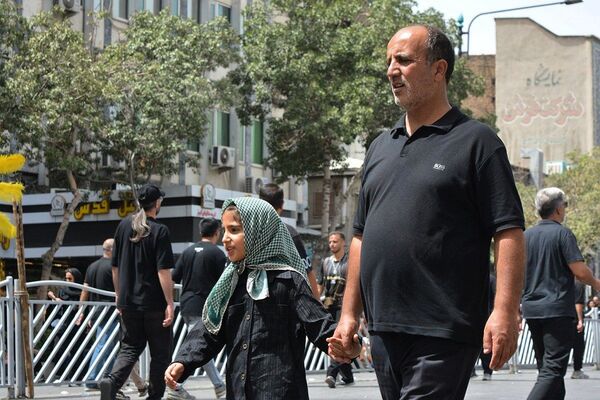 پرچم‌های عزا بر فراز حرم امام رضا(ع)