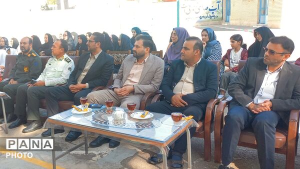 شور و شوق کودکانه‌ی شکوفه‌ها در مهربان