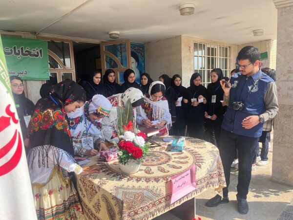انتخابات همیار مشاور به‌مناسبت هفته بهداشت‌روان در آموزشگاه تلاش شهرستان بجنورد